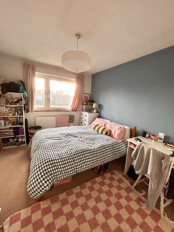 '3 double bed 3 mins from Stepney Green station' Room to Rent from