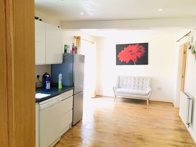 'Spacious House Share Available In Leeds ' Room to Rent from SpareRoom