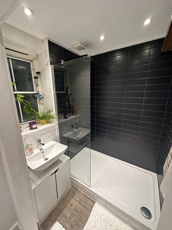 Photo 1: Bathroom