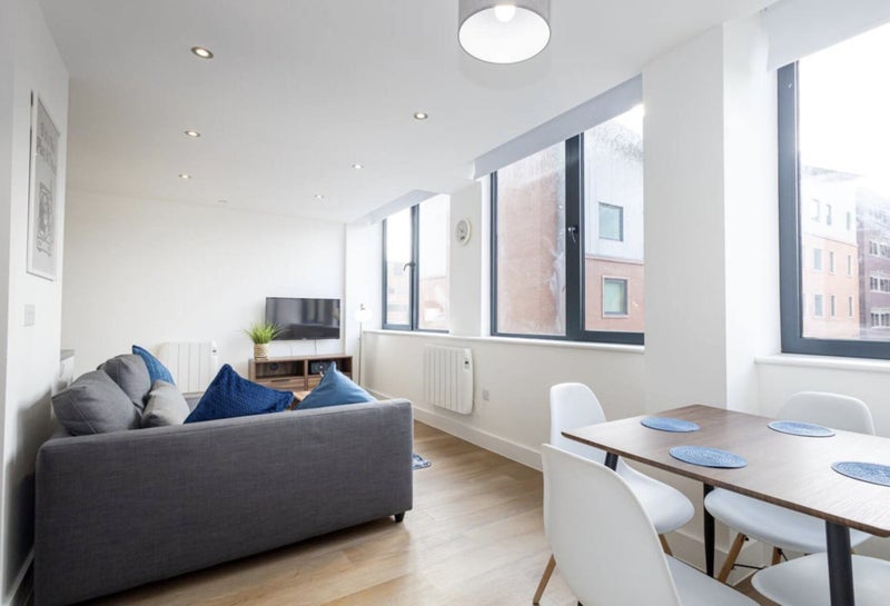 'Spacious 1 bedroom flat in old Trafford w parking' Room to Rent from