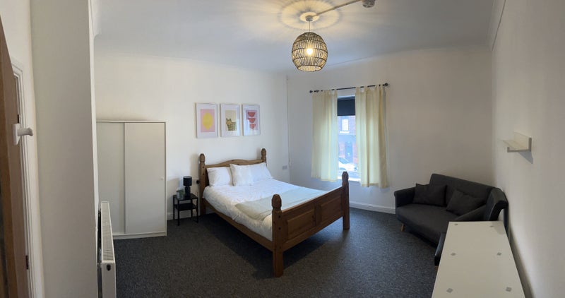Photo 1: Room 1 Ground Floor (£120pw)