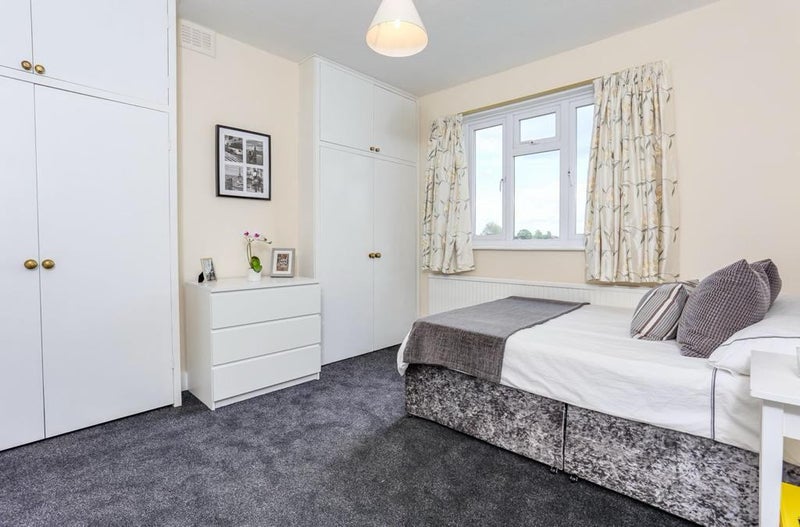 'Spacious Room in South Ealing ' Room to Rent from SpareRoom