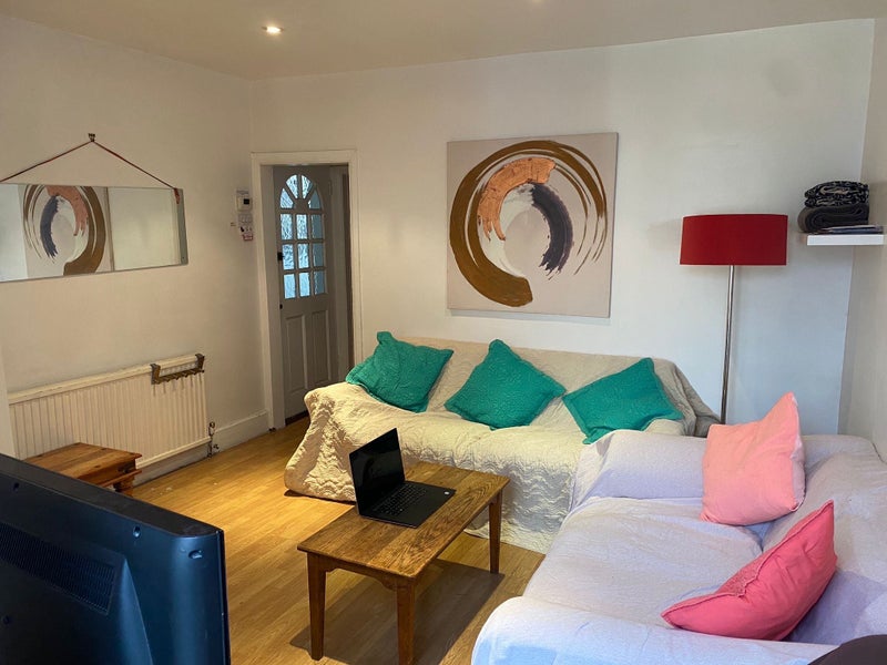 'Amazing room in Richmond 750 per a month ' Room to Rent from SpareRoom