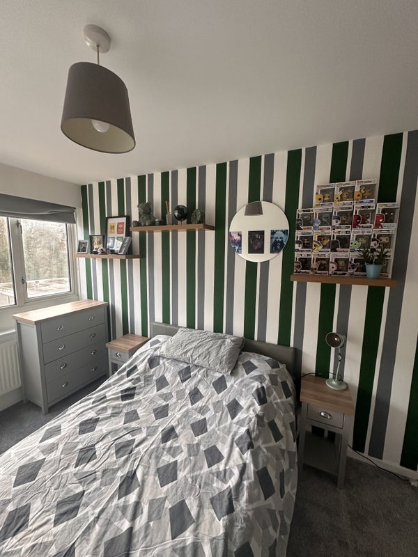 Photo 1: Room for rent