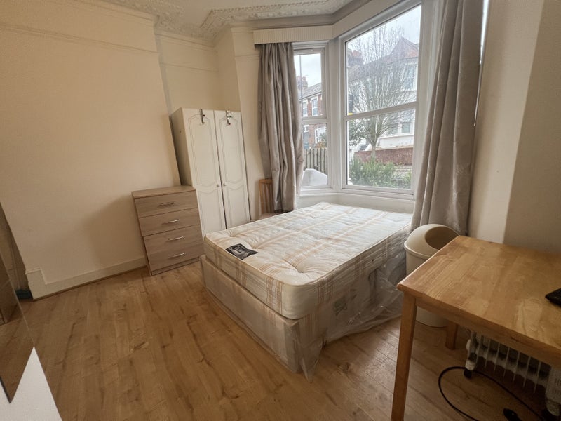 'S/C Studio Flat, Haringey / Finsbury Park, ' Room to Rent from SpareRoom