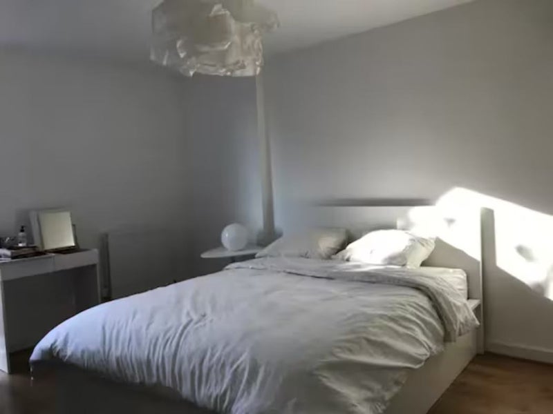 Photo 1: Bedroom