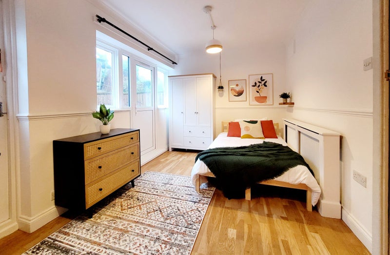 '12 All Bills Inc, Brand New In Rainham, London ' Room to Rent from