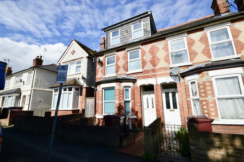 'Fully furnished double bedroom in Reading' Room to Rent from SpareRoom