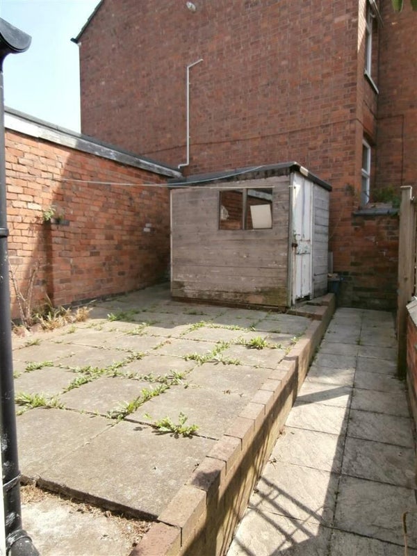 Photo 6: Outside area