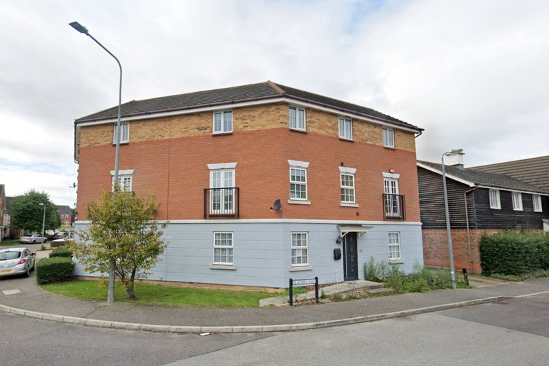 'Large Double Bedroom in Modern Townhouse' Room to Rent from SpareRoom