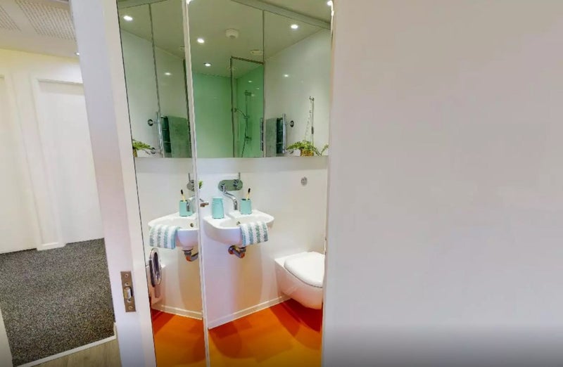 'Studio in mile end (students only)' Room to Rent from SpareRoom