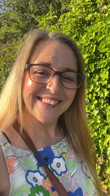 Photo 1: Hi, I’m Emma 