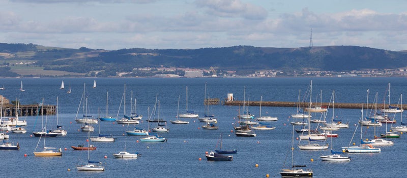 Photo 1: Harbour, 5 minutes walk