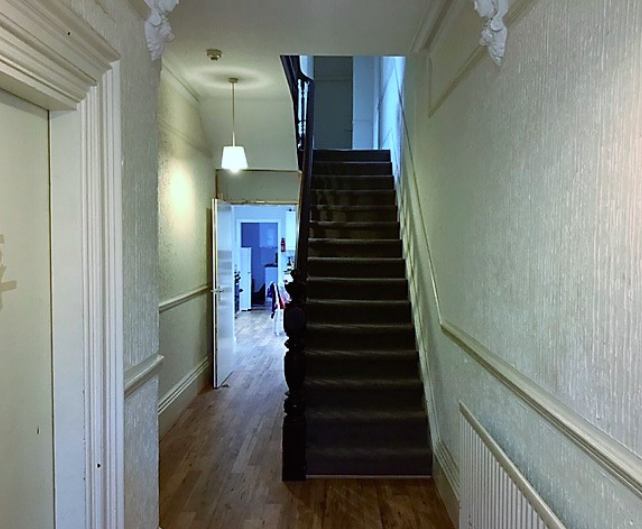 Photo 1: Entrance and Hallway