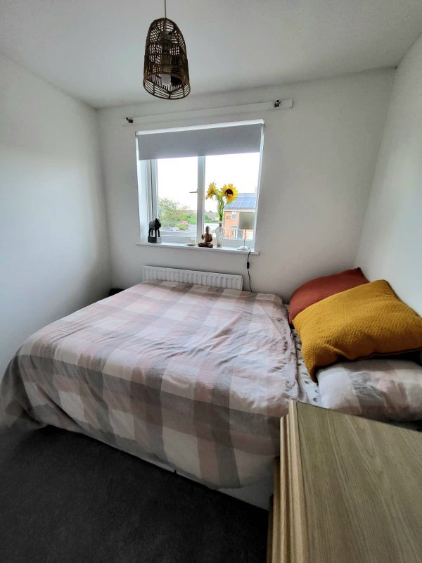 'Double room Central Bicester Warm Family Home' Room to Rent from SpareRoom
