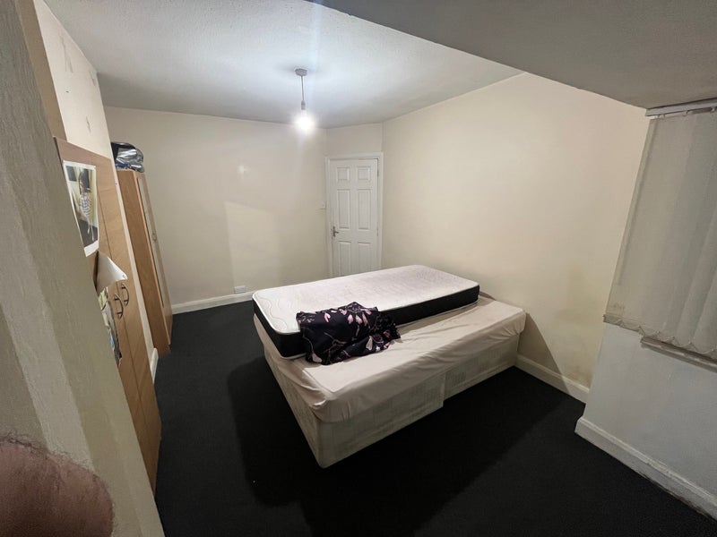 'Double room Wembley High road ' Room to Rent from SpareRoom