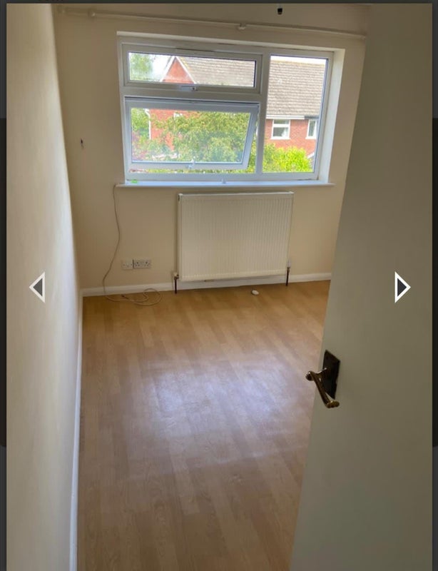 'Double/single room near NewcastleunderLyme city ' Room to Rent from