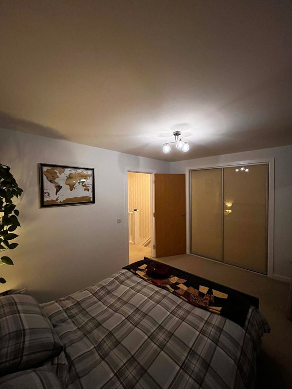 Photo 1: King Room with double sliding wardrobe