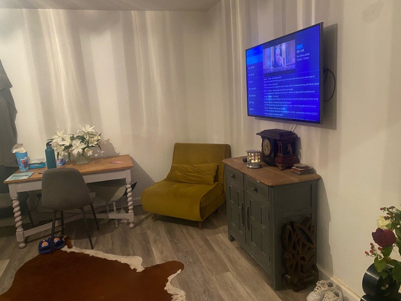 'Amazing double room near Fareham city centre' Room to Rent from SpareRoom