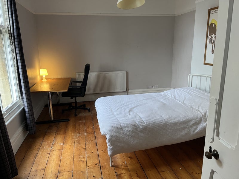 Photo 1: Large double room