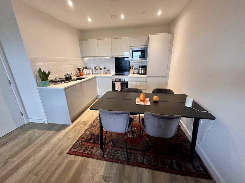 'Double Room close to Central Line in Loughton' Room to Rent from SpareRoom