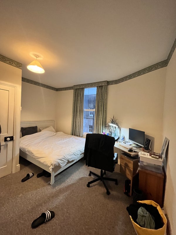 'Double Bed In Central Bristol ' Room to Rent from SpareRoom