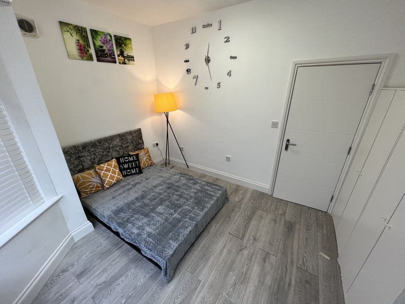 '1 bed flat in Hendon ref 42AR' Room to Rent from SpareRoom