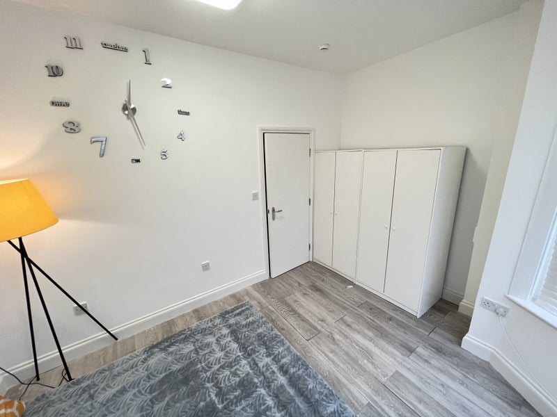 '1 bed flat in Hendon ref 42AR' Room to Rent from SpareRoom