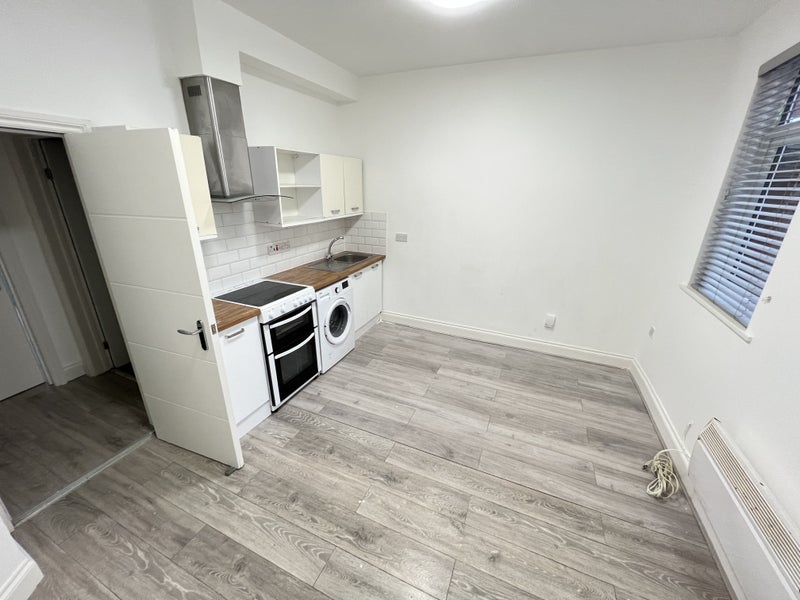 '1 bed flat in Hendon ref 42AR' Room to Rent from SpareRoom