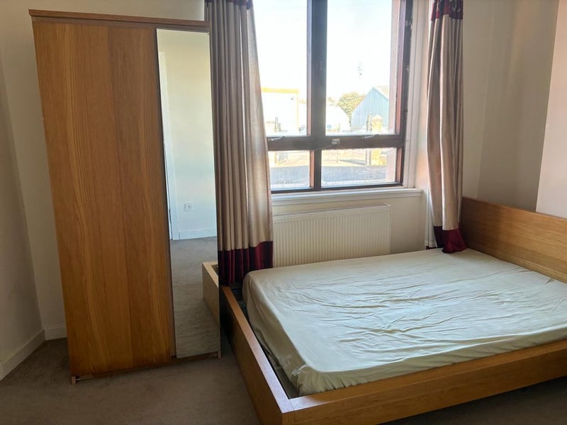 'Room for Rent in 2 Bedroom Flat in Maryhill' Room to Rent from SpareRoom