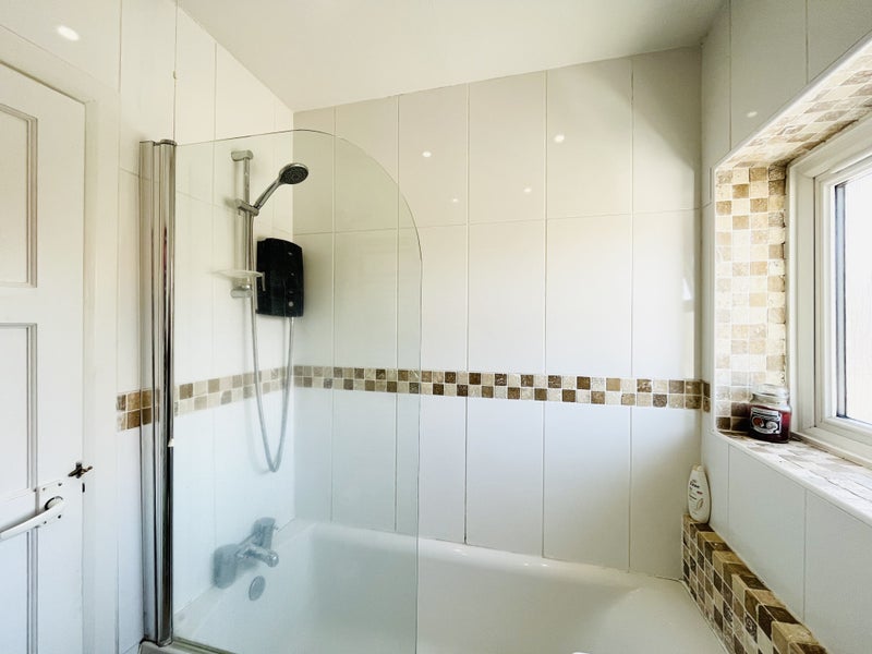 '**1 double bed in South Ruislip available NOW***' Room to Rent from