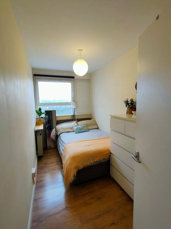 'Double rooms in spacious Balham flat available' Room to Rent from