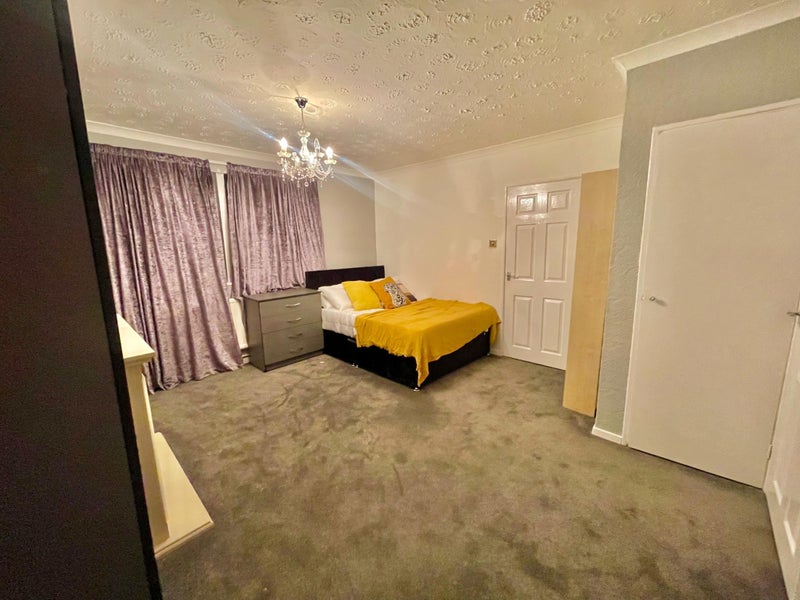 Photo 1: Room 1 £900