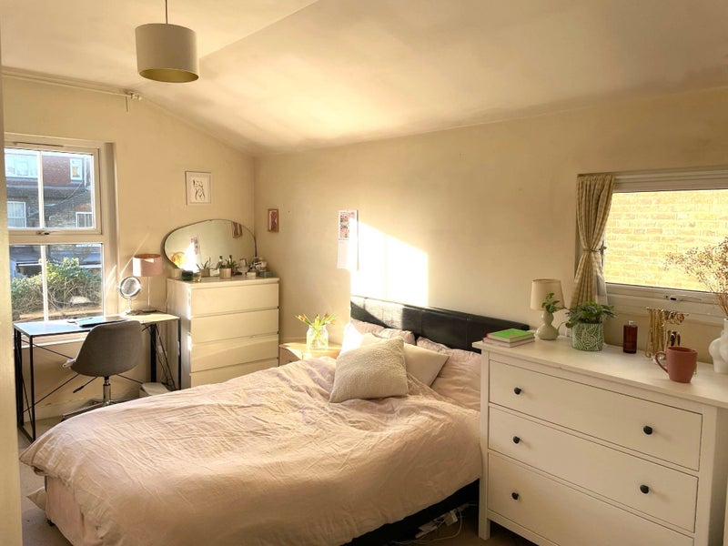 'Lovely Balham 4 bed house with private garden' Room to Rent from SpareRoom