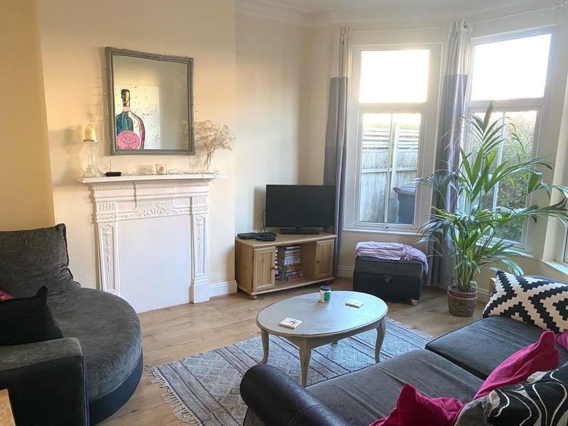 'Lovely Balham 4 bed house with private garden' Room to Rent from SpareRoom