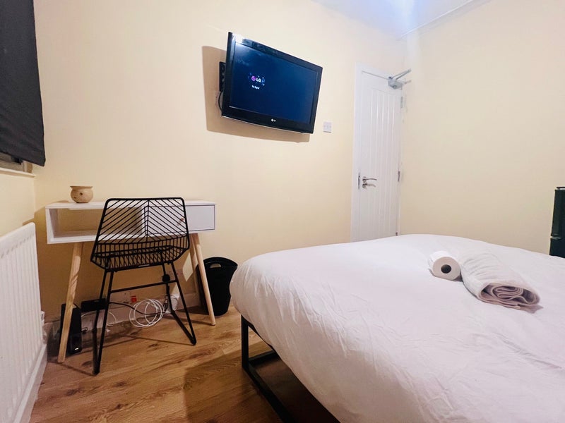 'Double Room in Birstall LE4 4DP for single person' Room to Rent from