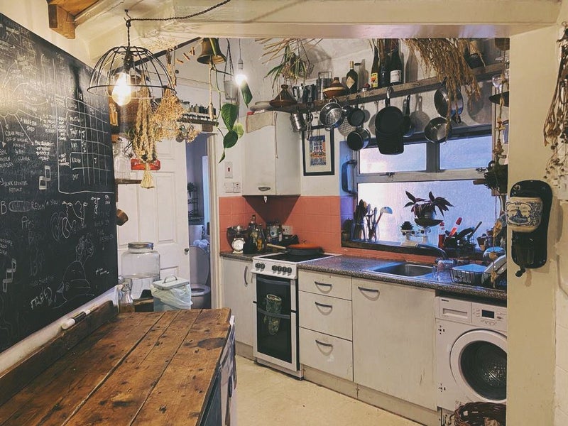 'Lovely creative rooms available in Bedminster' Room to Rent from SpareRoom