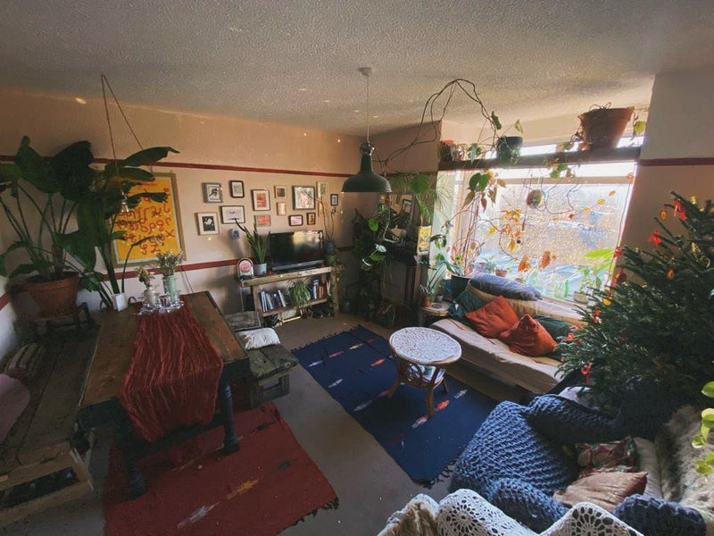 'Lovely creative rooms available in Bedminster' Room to Rent from SpareRoom