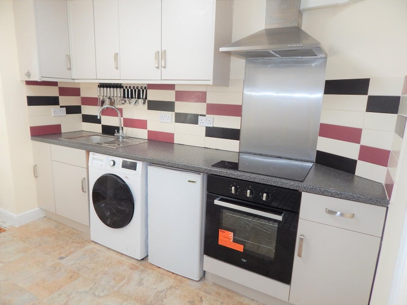 'A Modern Studio In Didcot' Room to Rent from SpareRoom