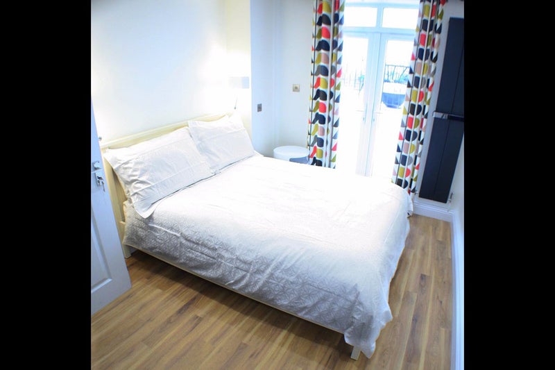 Photo 1: Double Room - Garden Access