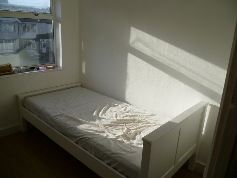 'Single Room in Central Romford' Room to Rent from SpareRoom