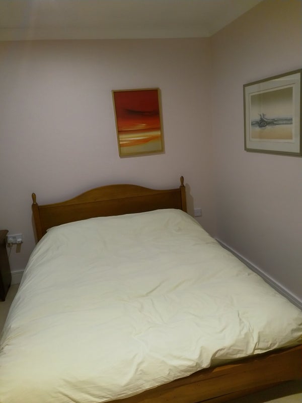 'Quiet house in Weybridge' Room to Rent from SpareRoom