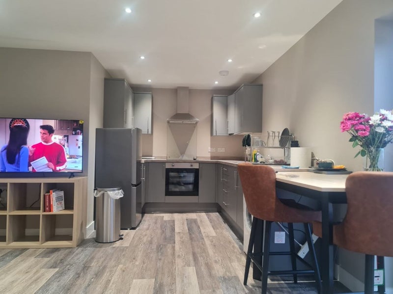 Photo 1: Kitchen Area with a newly fitted kitchen