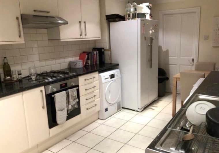 'Lovely Balham 4 bed house with private garden' Room to Rent from SpareRoom