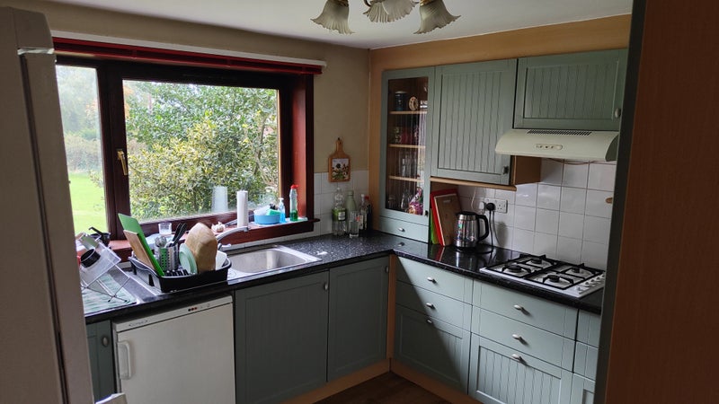 Photo 1: kitchen