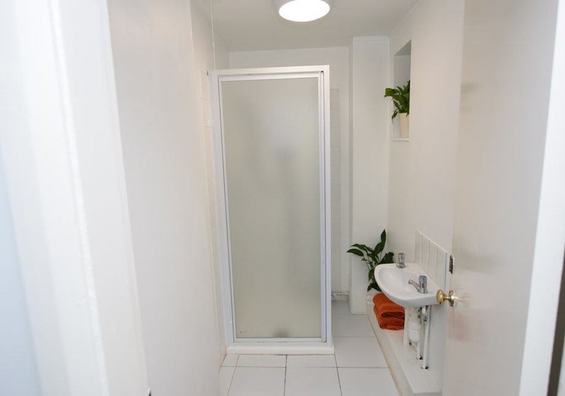 Photo 4: Bathroom 2
