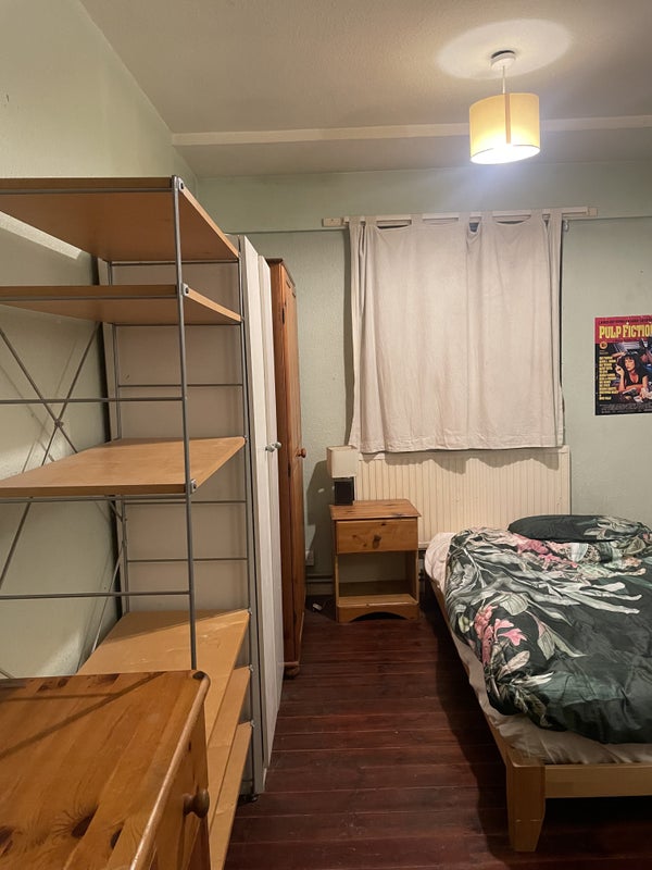 'Clean and Tidy Room in Kilburn Park Zone 2 ' Room to Rent from SpareRoom