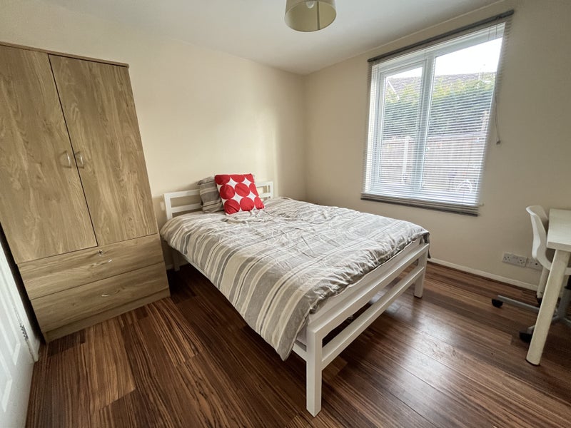'Work at Broomfield Hospital? Double Room' Room to Rent from SpareRoom