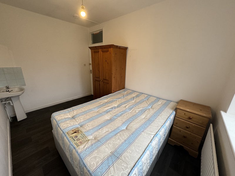 Photo 1: Room 3