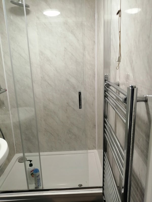 Photo 1: 